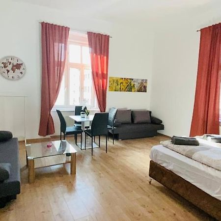Deluxe Quad Room Dw Вена Экстерьер фото