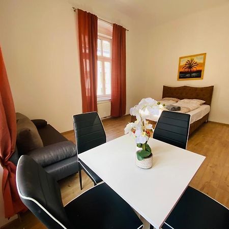 Deluxe Quad Room Dw Вена Экстерьер фото
