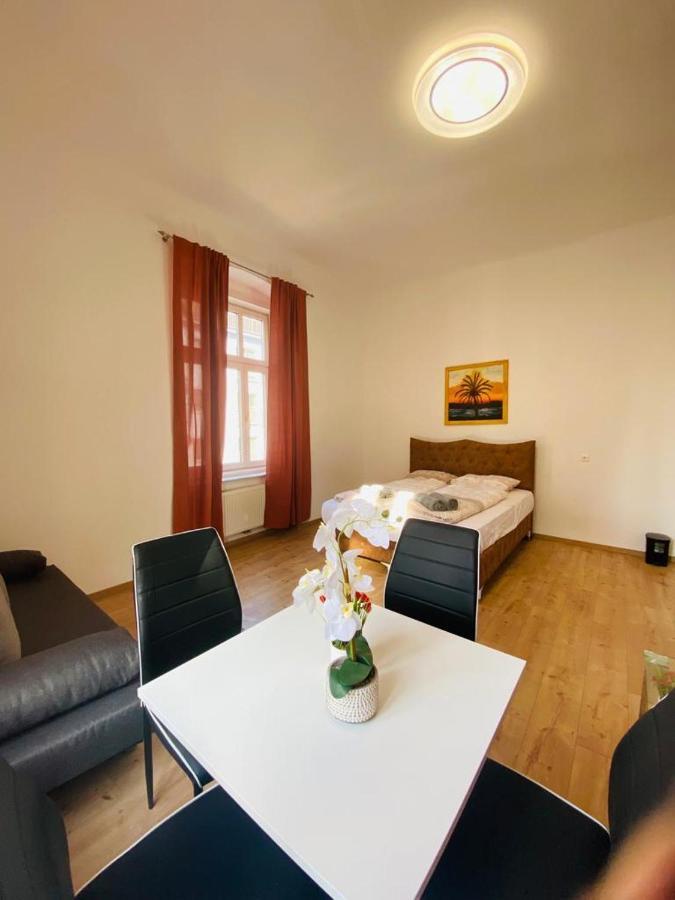 Deluxe Quad Room Dw Вена Экстерьер фото
